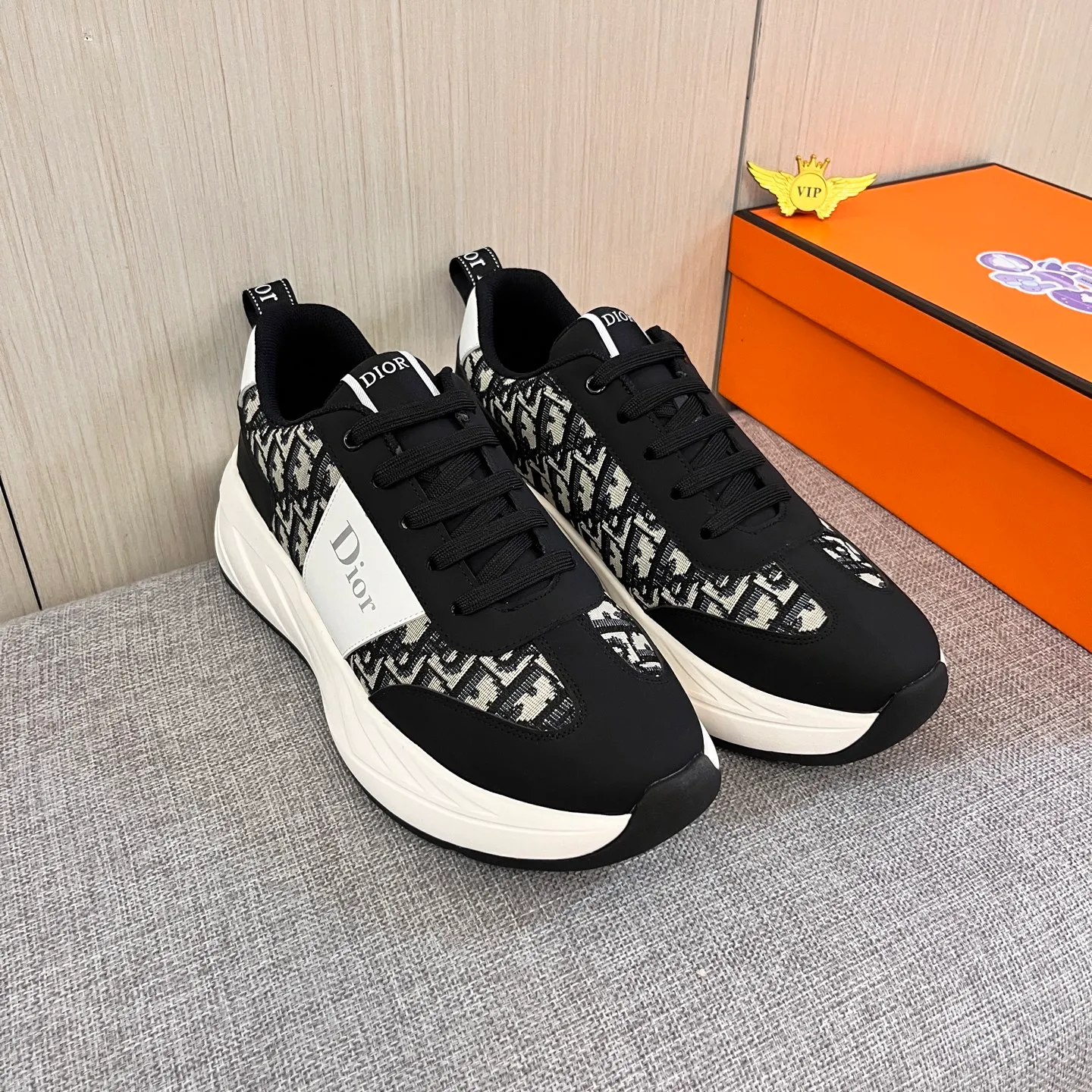 🚘🚘Factory batch 460 men's shoes💰[Dior]🔥 High-end men's shoes brand official website 1:1 latest masterpiece: uppers are made of Italian imported first-layer cowhide with comfortable and breathable lining➕original non-slip and wear-resistant outsole🔥, making walking more convenient and comfortable! An exclusive new model, a stunning work, a beautiful 1:1 replica [color] compared to the official quality! Create a fashionable personality to set off your uniqueness! A must-have for trendy men! Classic 🔥Size: 38-44 Color: 🔥 2⃣️colors available🔥.